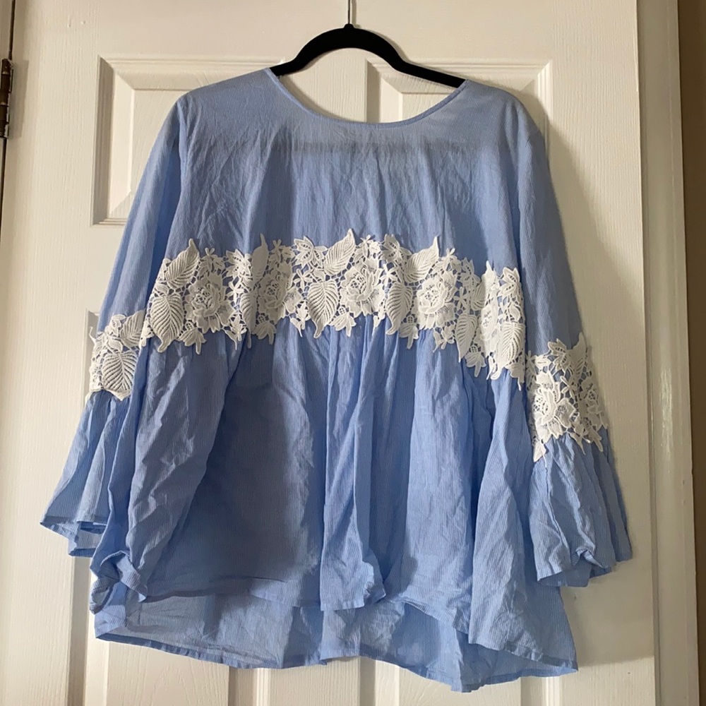 BLUE STRIPED LACE TOP